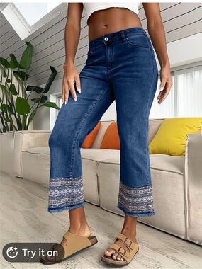 Women’s XL Embroidered Hem Cropped Jeans Flamingals Straight Leg Low Rise NEW
